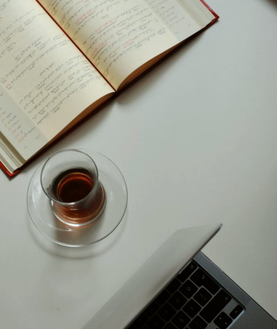Installer son glossaire près de l'ordinateur : le guide pas à pas